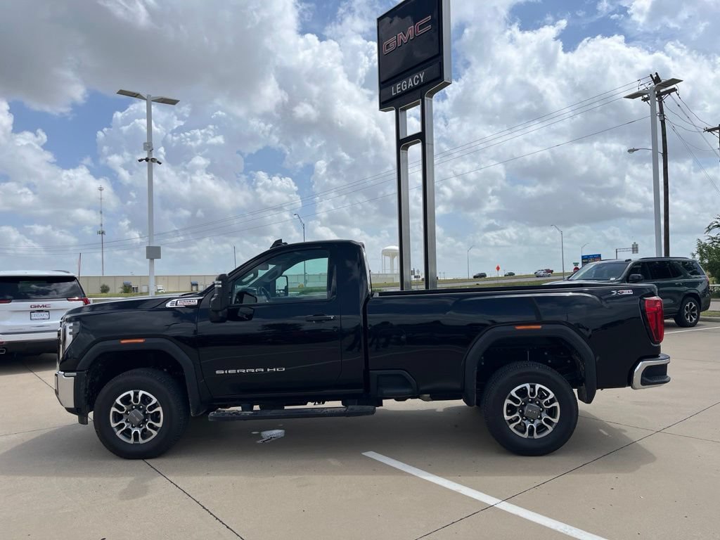 Used 2025 GMC Sierra 3500 Pro AWD/4WD image 3
