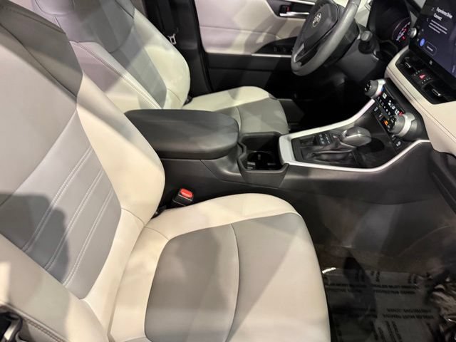 Used 2023 Toyota RAV4 XLE Premium AWD/4WD image 25