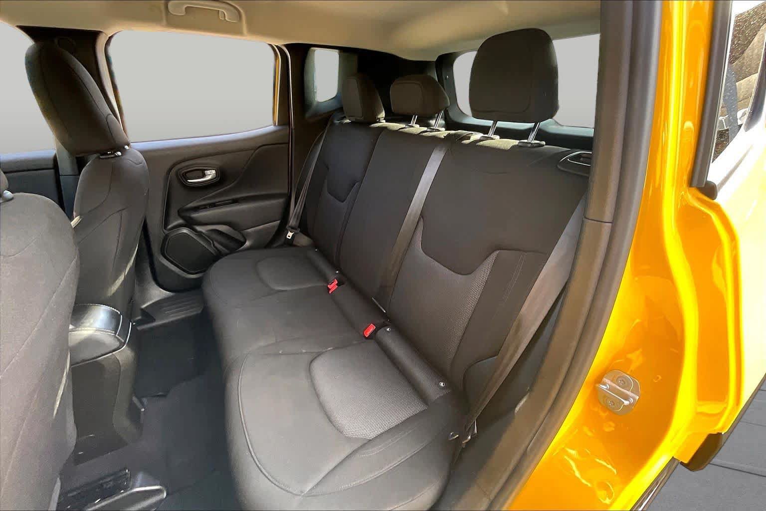 Used 2023 Jeep Renegade Latitude AWD/4WD image 20