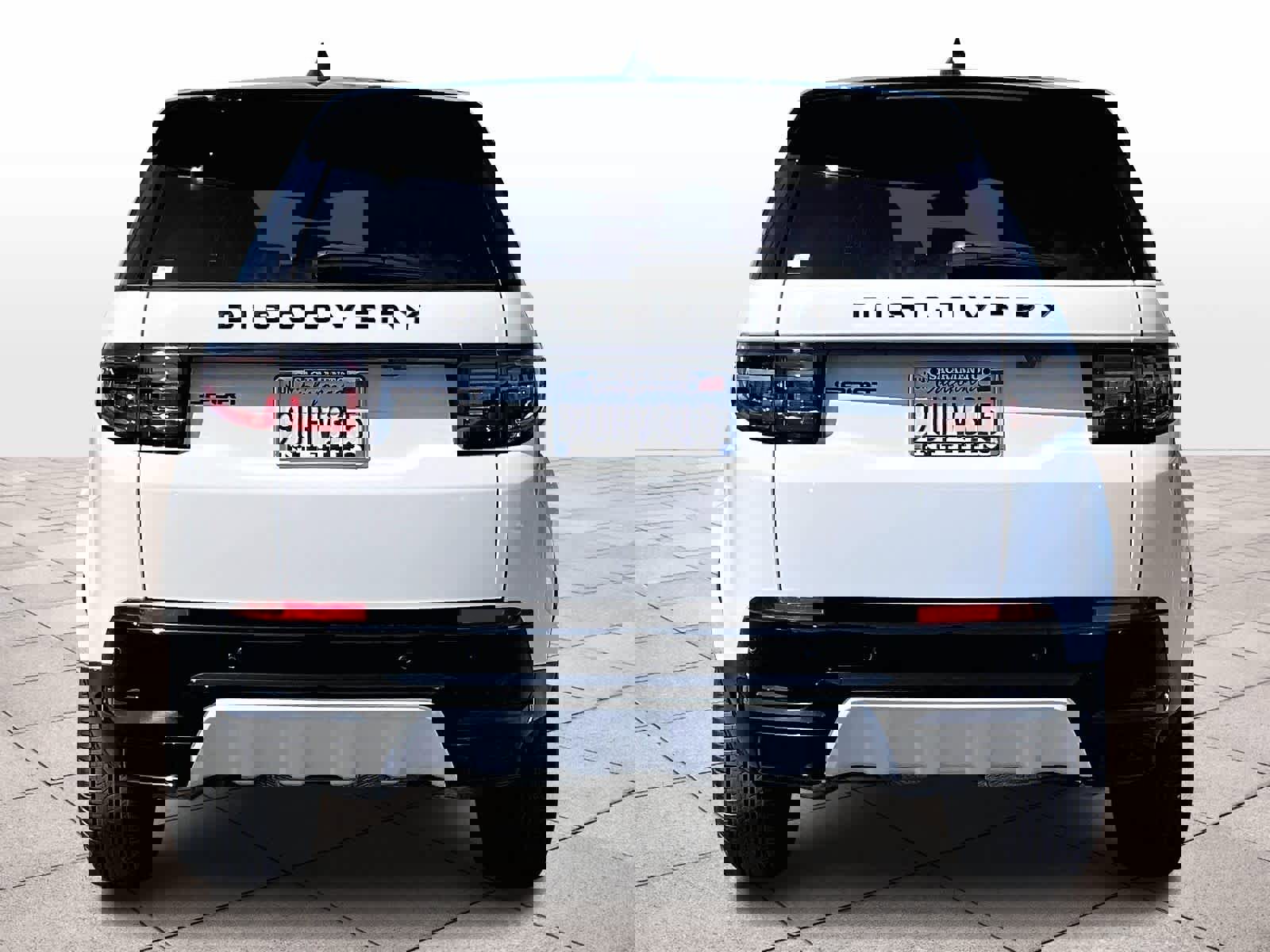 Used 2025 Land Rover Discovery Sport Dynamic SE image 5