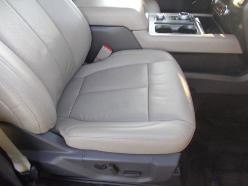 Used 2020 Ford Expedition XLT w/ Equipment Group 202A image 19