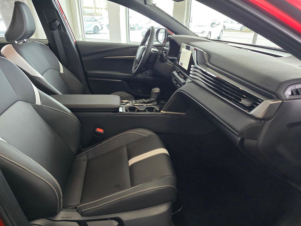 Used 2025 Toyota Camry SE image 45