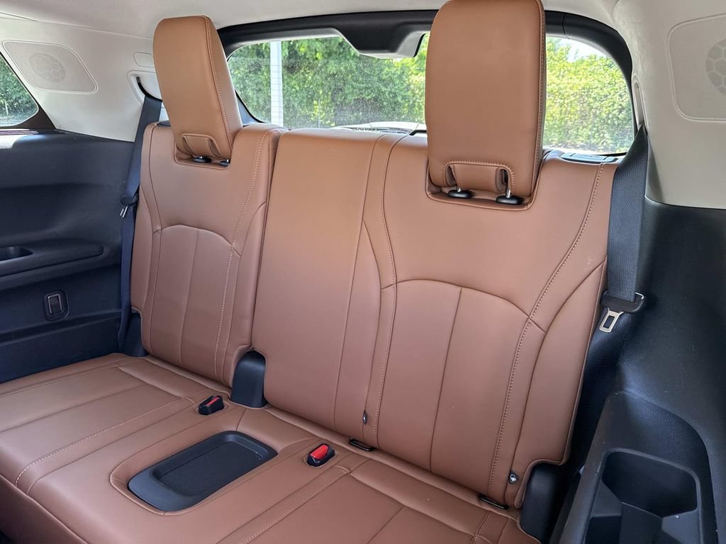 Used 2023 INFINITI QX60 Sensory w/ Vision Package AWD/4WD image 19