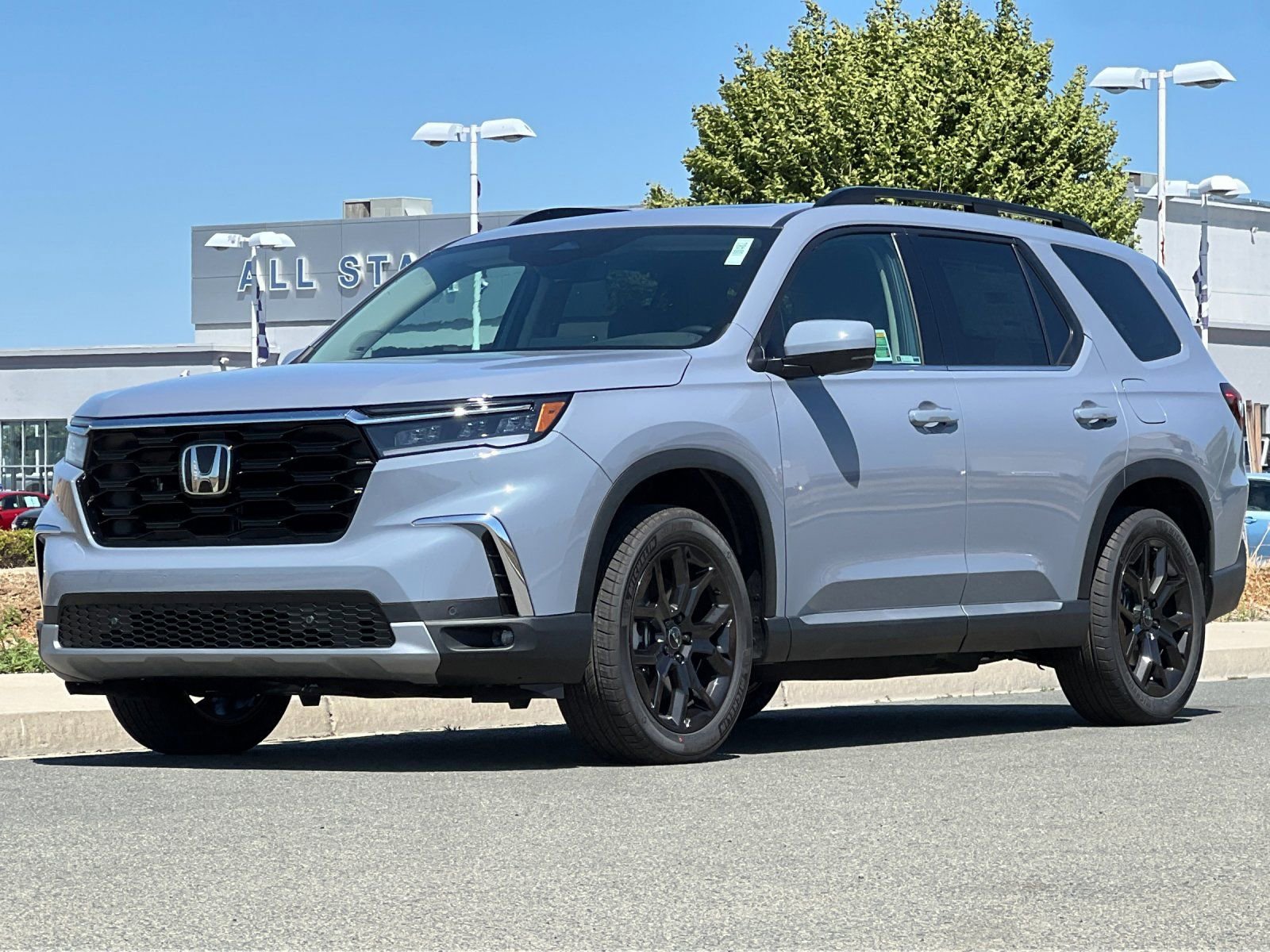 New 2025 Honda Pilot Touring image 8