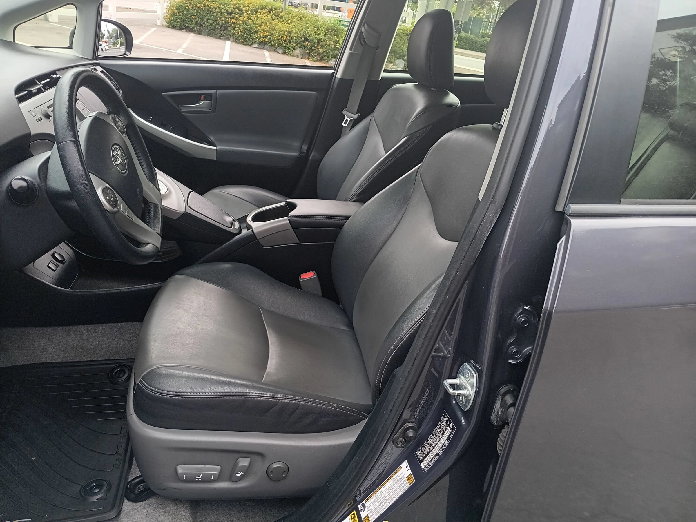 Used 2014 Toyota Prius Four FWD image 11