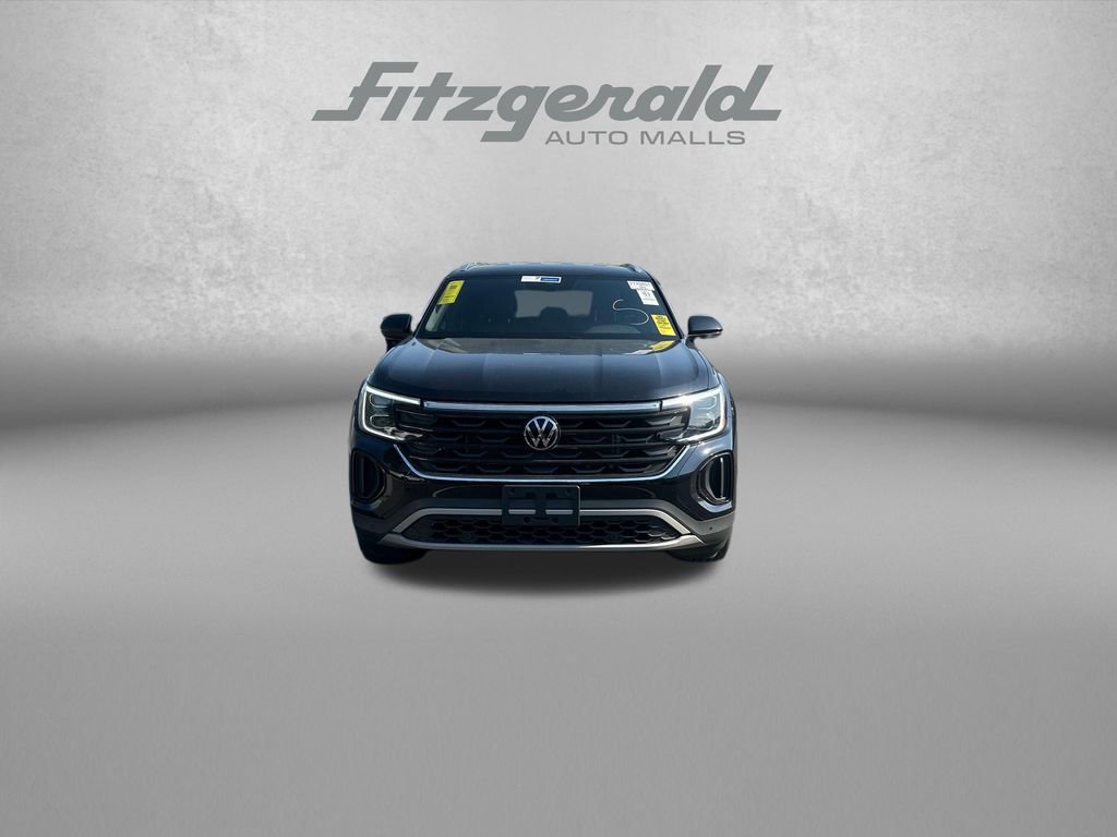 Used 2024 Volkswagen Atlas Cross Sport SE AWD/4WD image 2