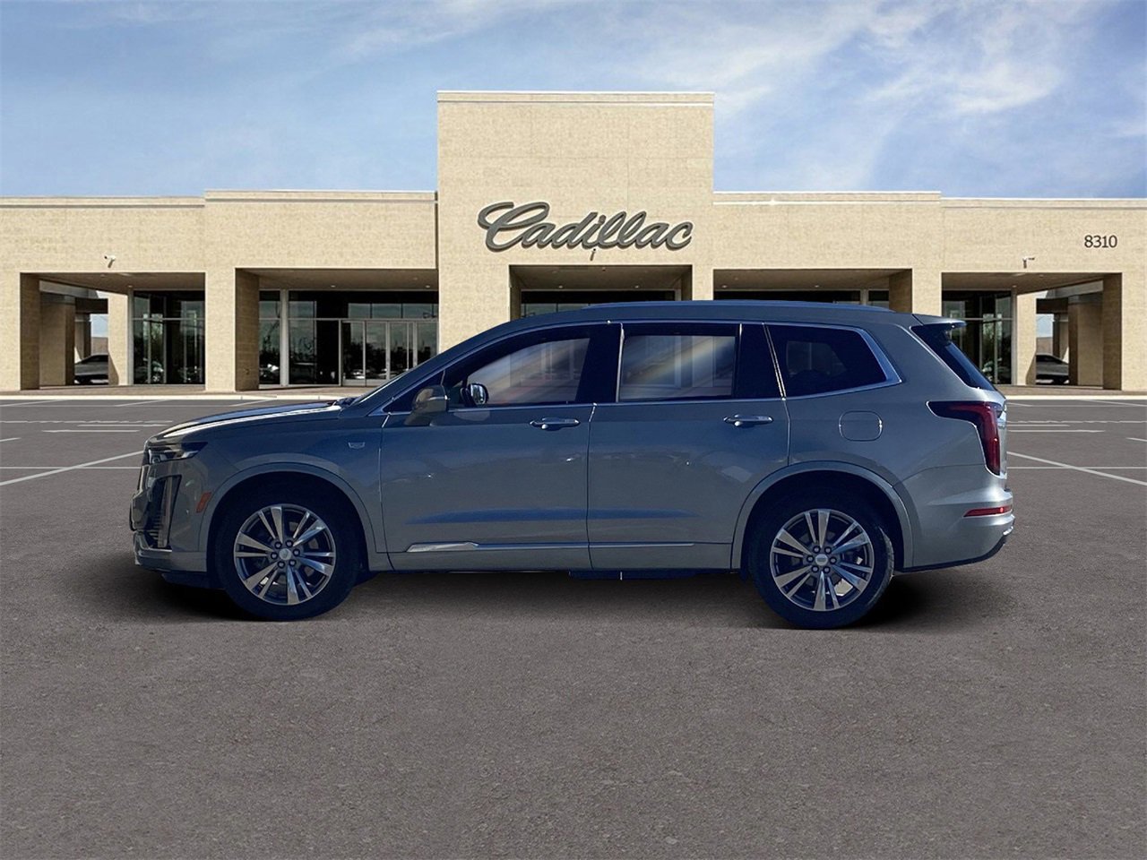 Certified 2025 Cadillac XT6 Premium Luxury image 8