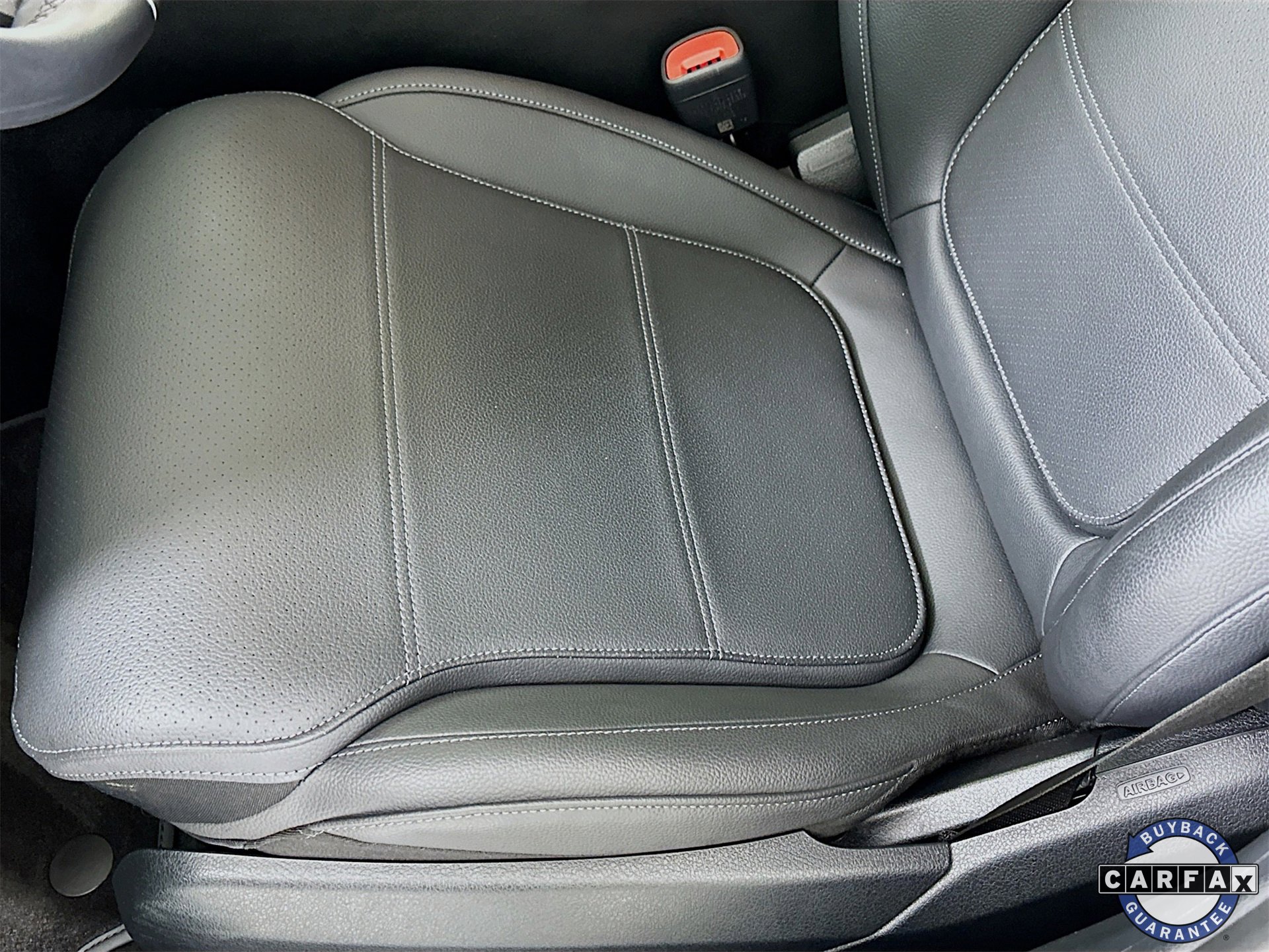 Certified 2025 Mercedes-Benz C 300 Sedan image 19