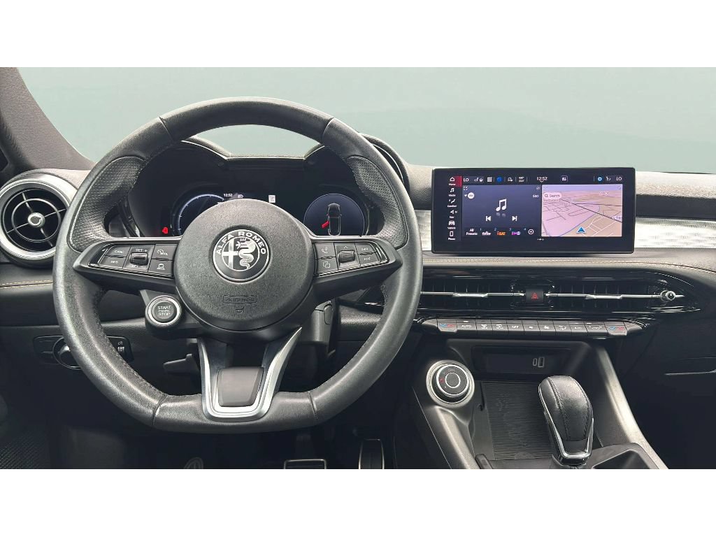 Used 2025 Alfa Romeo Tonale w/ Premium Package AWD/4WD image 13