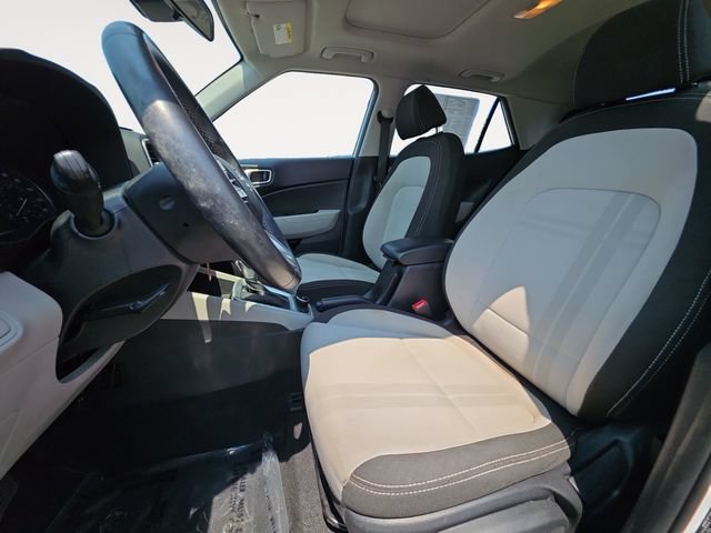Used 2022 Hyundai Venue SEL FWD image 9
