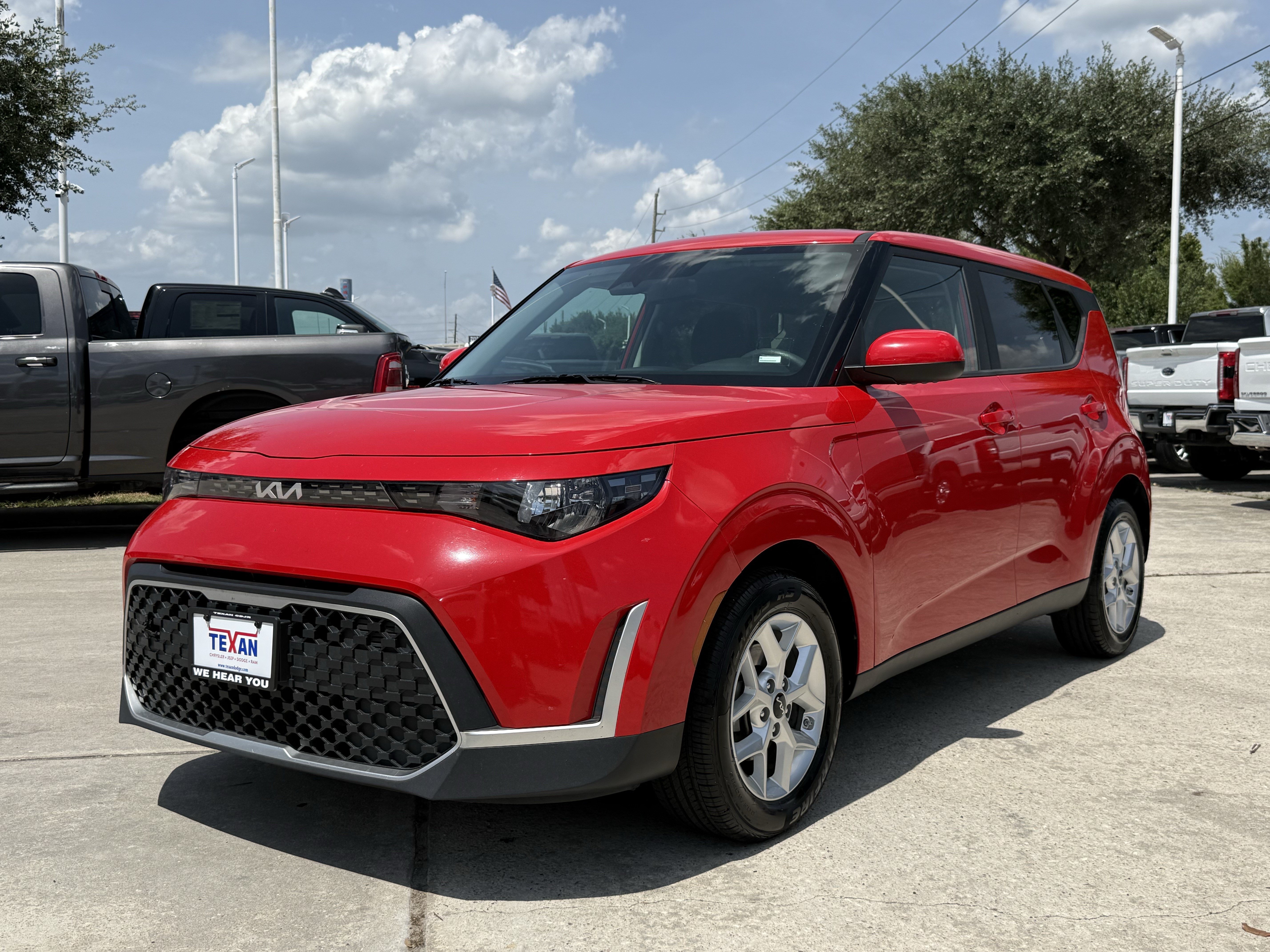 Used 2024 Kia Soul LX w/ Option Group 015 FWD image 9