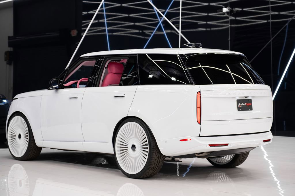 Used 2025 Land Rover Range Rover SE image 12