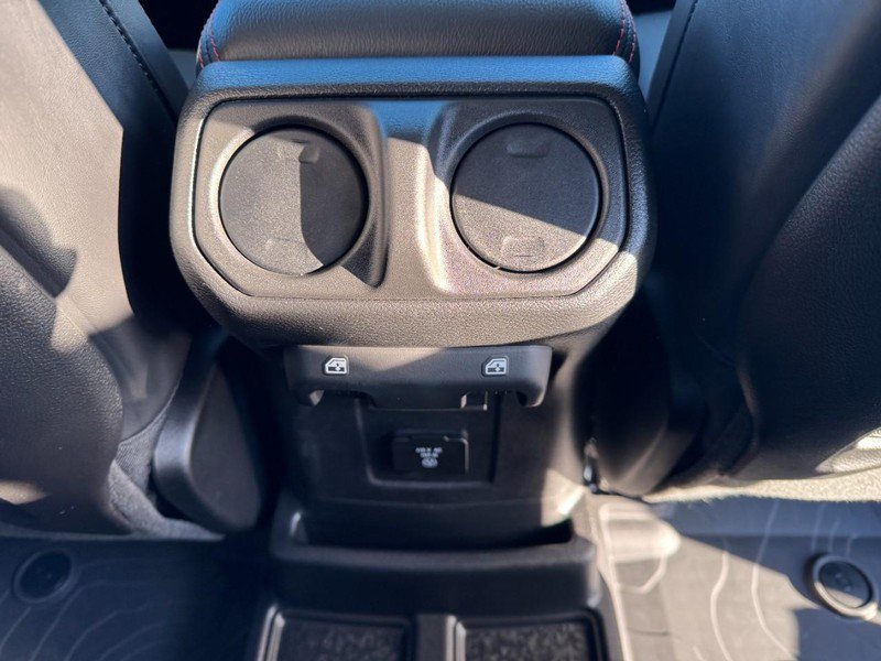 Used 2025 Jeep Wrangler Unlimited Rubicon image 16