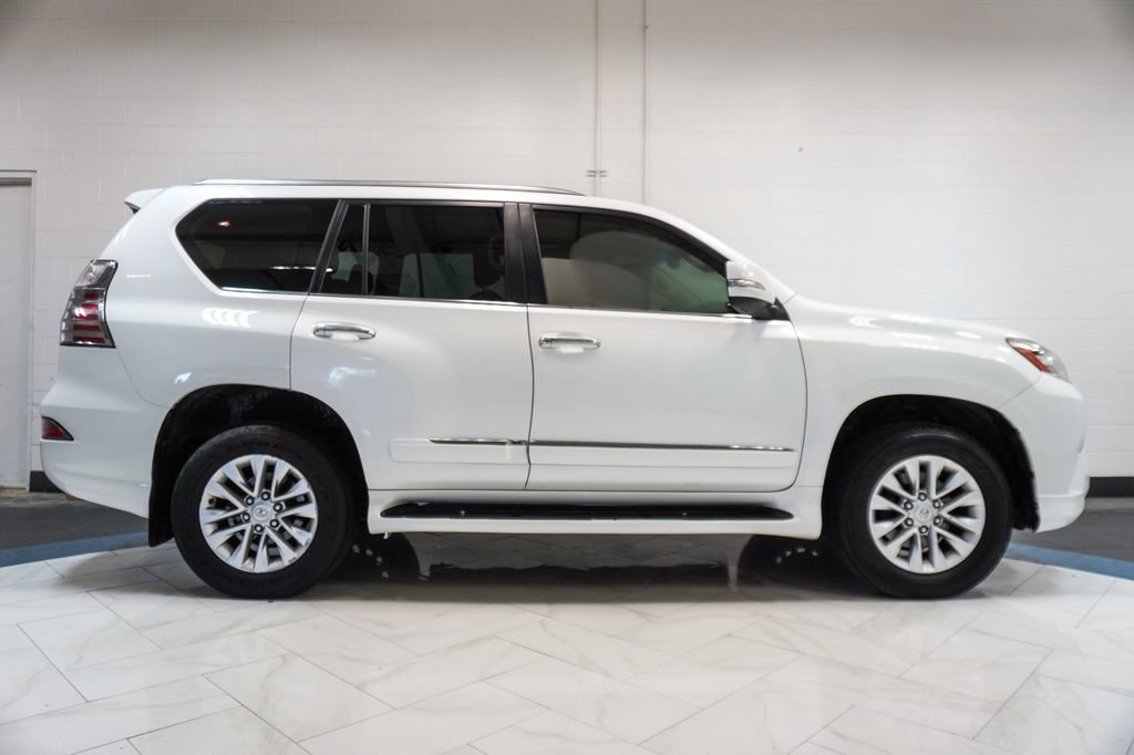 Used 2016 Lexus GX 460 w/ Premium Package AWD/4WD image 32