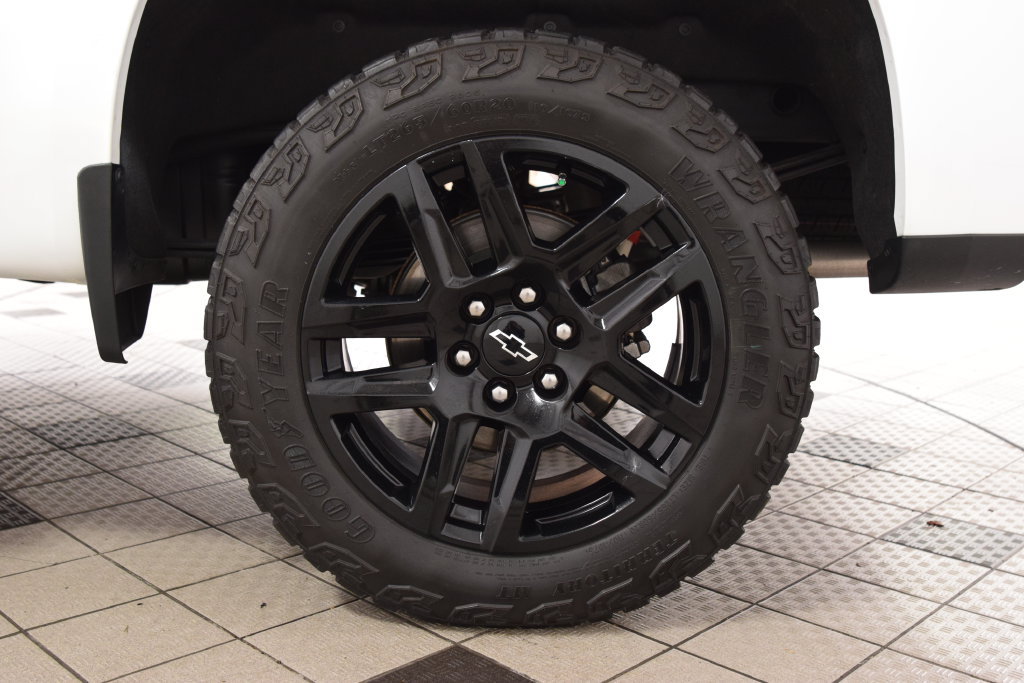 Used 2024 Chevrolet Silverado 1500 LT Trail Boss w/ Convenience Package II AWD/4WD image 32
