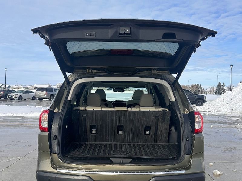 Used 2025 Subaru Ascent Limited AWD/4WD image 7