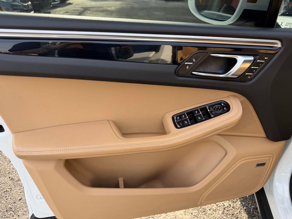 Used 2018 Porsche Macan S w/ Premium Package Plus image 13