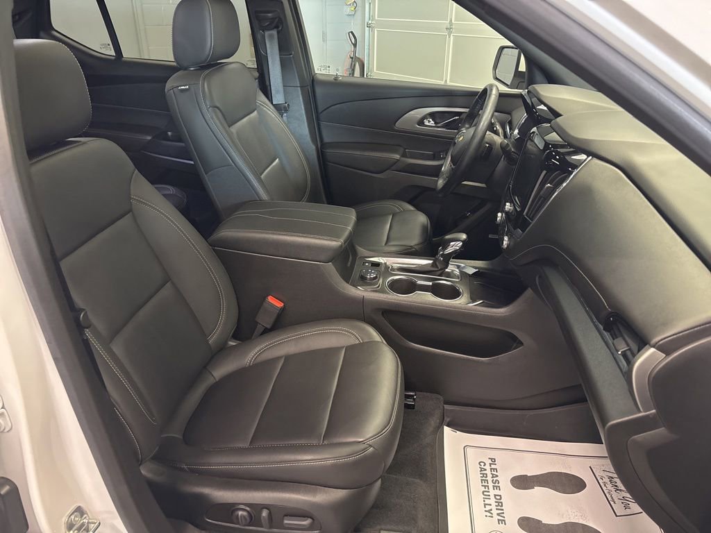 Used 2023 Chevrolet Traverse LT AWD/4WD image 17