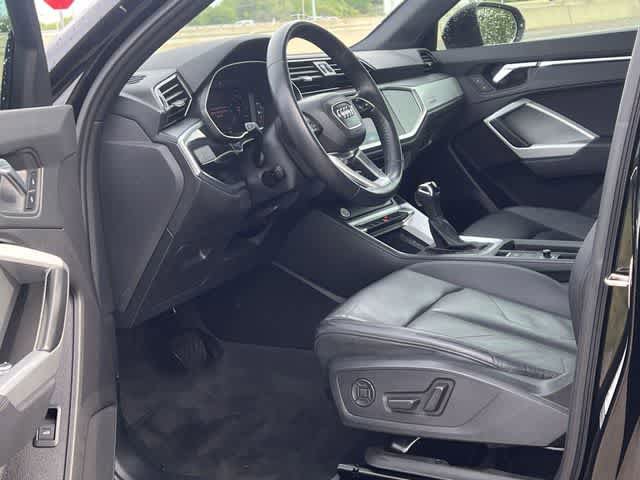 Used 2020 Audi Q3 2.0T Premium w/ Convenience Package image 3