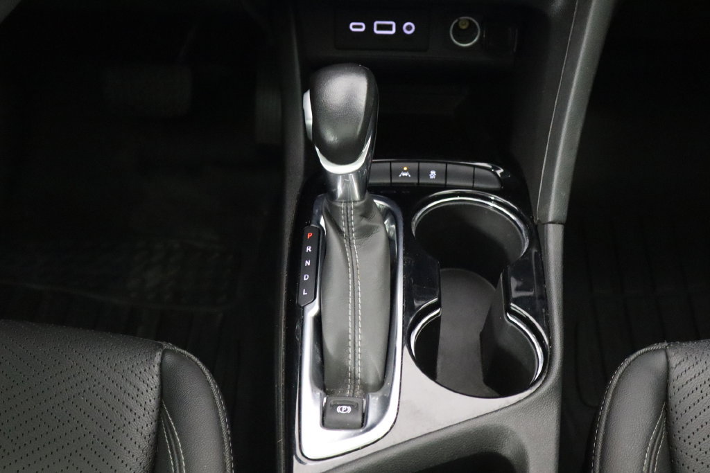 Used 2022 Buick Encore GX Essence w/ Experience Buick Package FWD image 30
