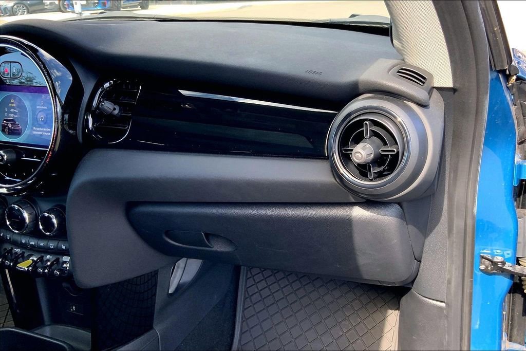 Certified 2024 MINI Cooper SE image 17