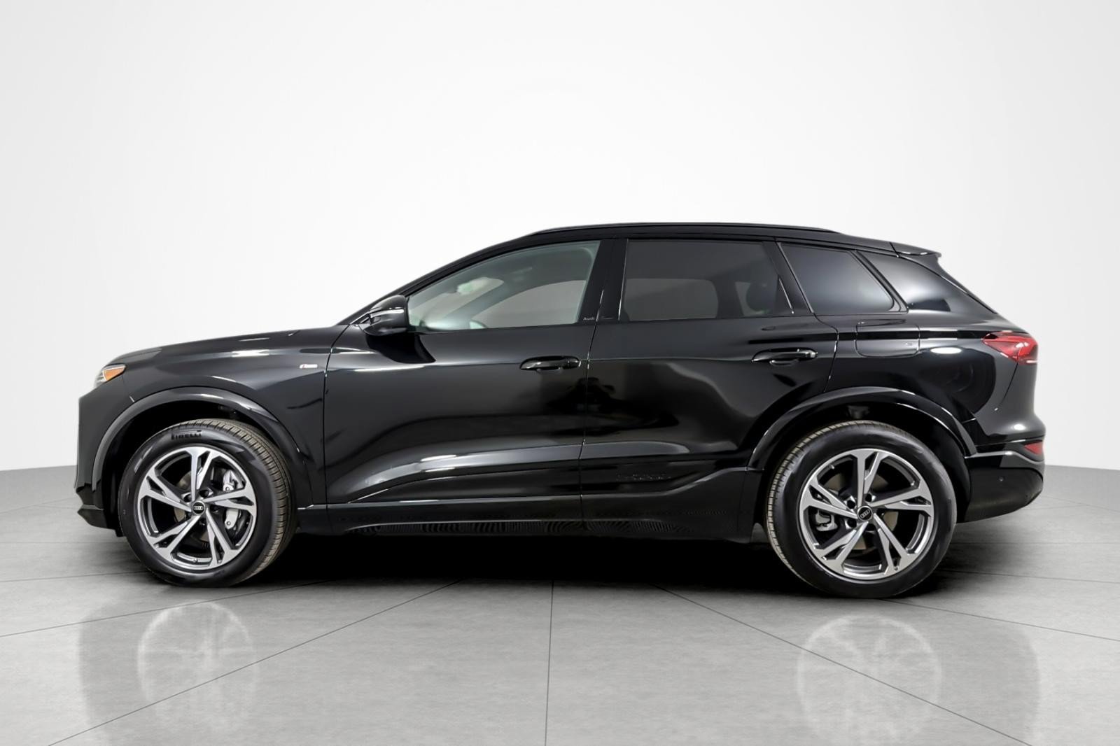 New 2027 Audi Q6 e-tron Premium Plus AWD/4WD image 3