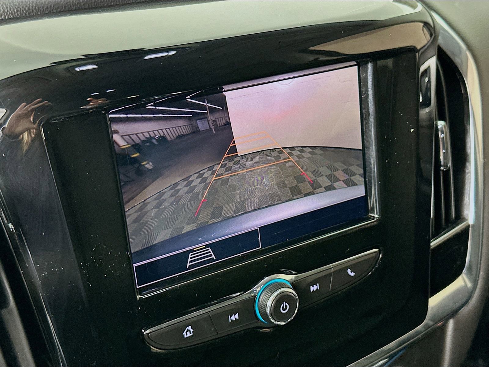 Used 2020 Chevrolet Traverse LS image 14