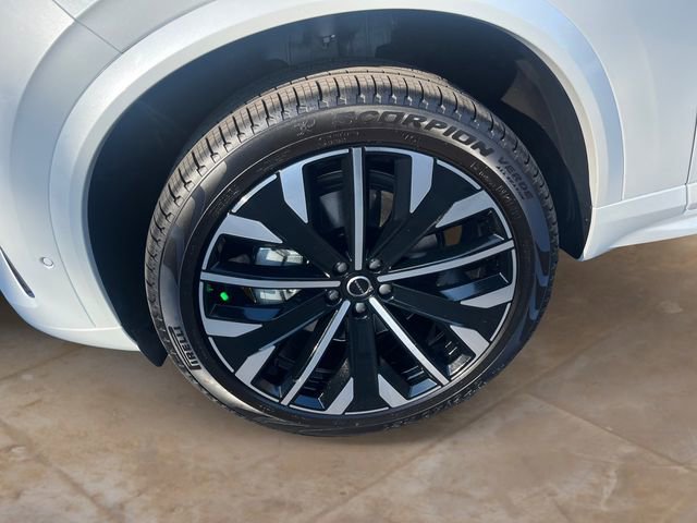 New 2026 Volvo XC90 B6 Ultra w/ Protection Package image 14