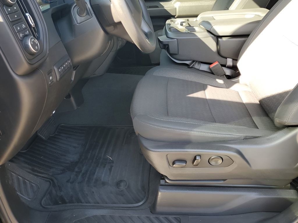 Used 2025 Chevrolet Silverado 2500 Custom w/ Custom Value Package image 31