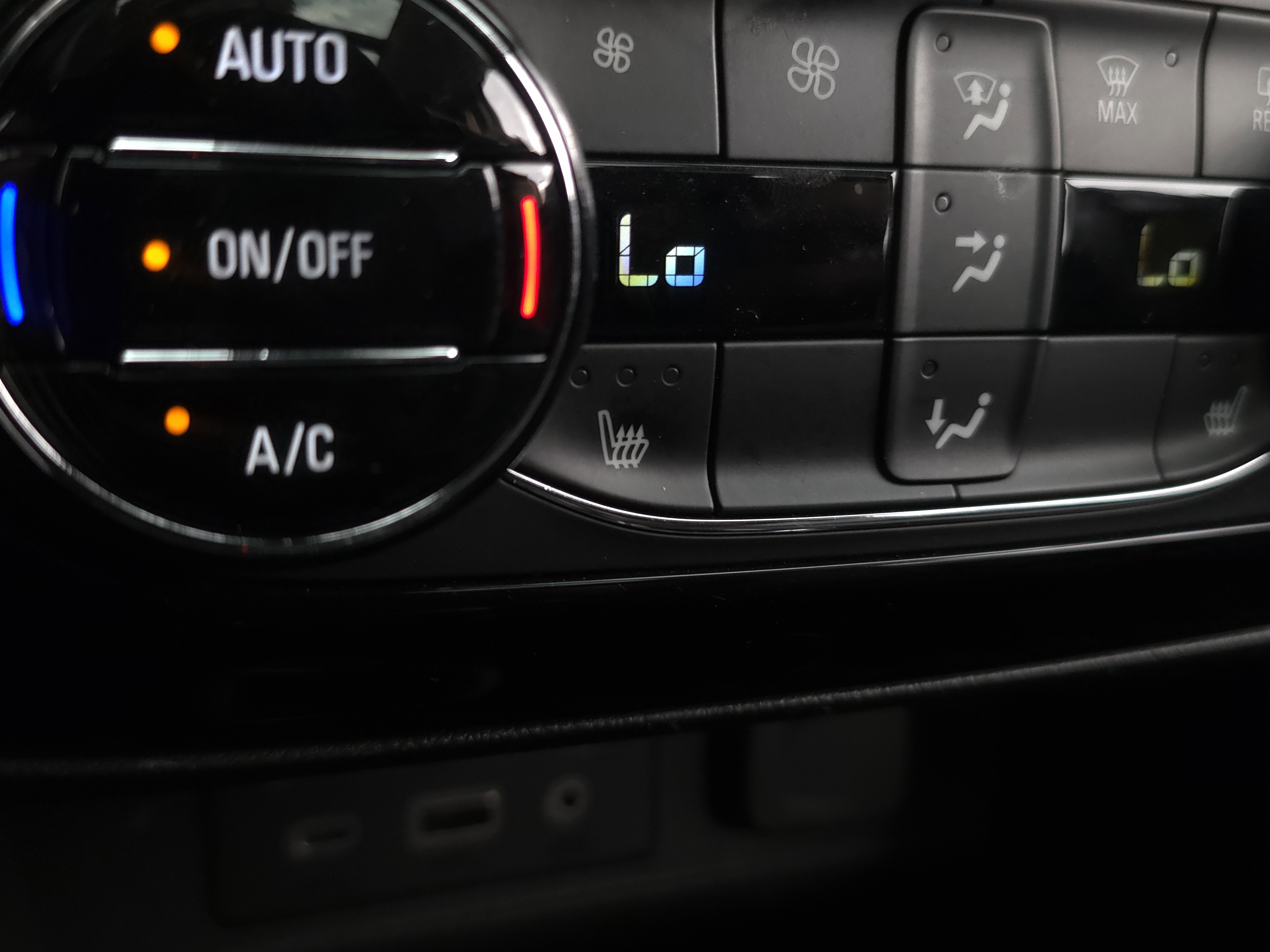 Used 2022 Buick Encore GX Essence w/ Advanced Technology Package image 19