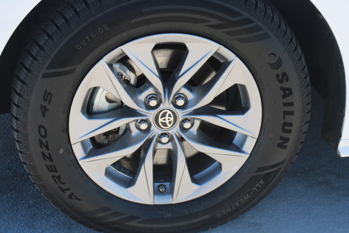 Certified 2024 Toyota Sienna LE FWD image 9