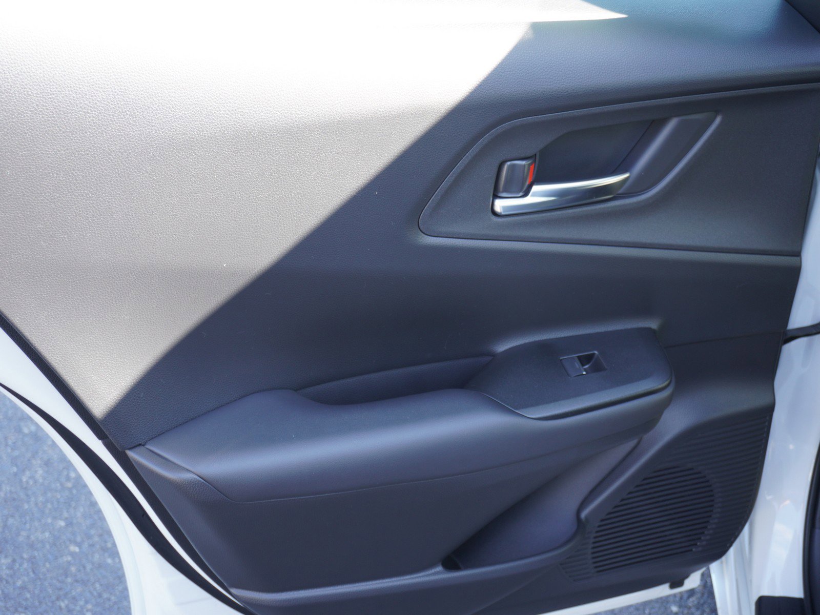 New 2026 Toyota Prius Plug-In Hybrid FWD image 12