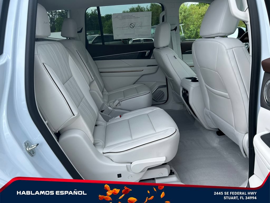 New 2026 Buick Enclave Avenir w/ Super Cruise Package AWD/4WD image 18