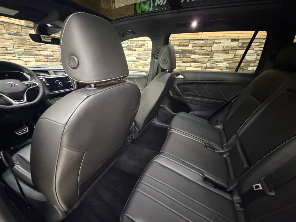 Used 2022 Volkswagen Tiguan SE R-Line AWD/4WD image 28