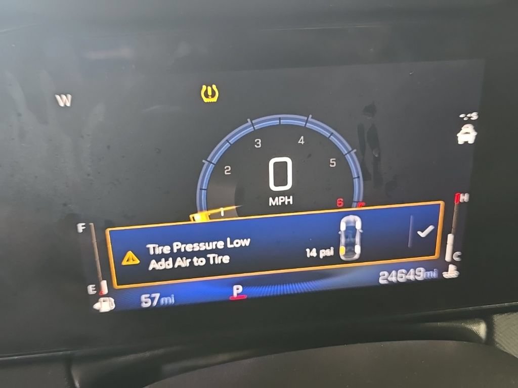 Used 2025 Chevrolet TrailBlazer LT w/ LT Cold Weather Package FWD image 5