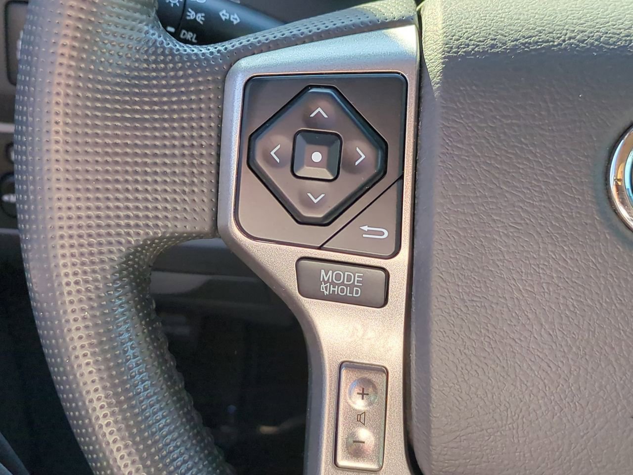 Used 2014 Toyota Tacoma PreRunner image 18