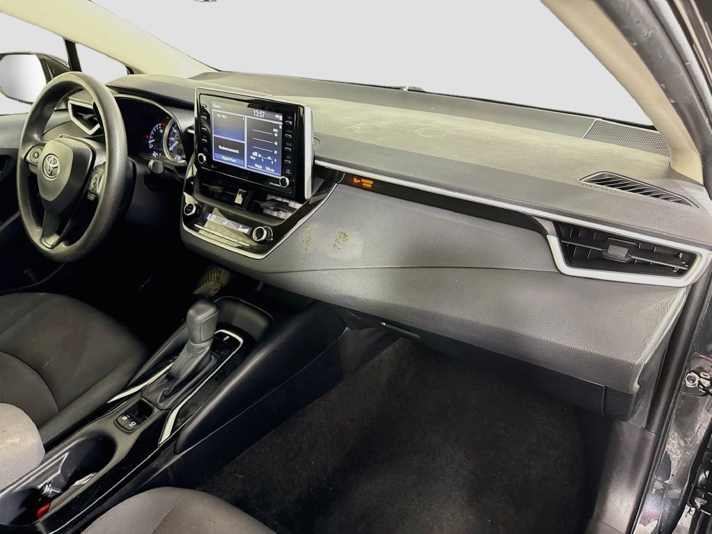 Used 2021 Toyota Corolla LE w/ LE Convenience Package FWD image 29
