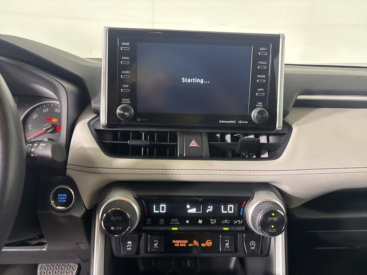 Used 2021 Toyota RAV4 XLE w/ Convenience Package image 18