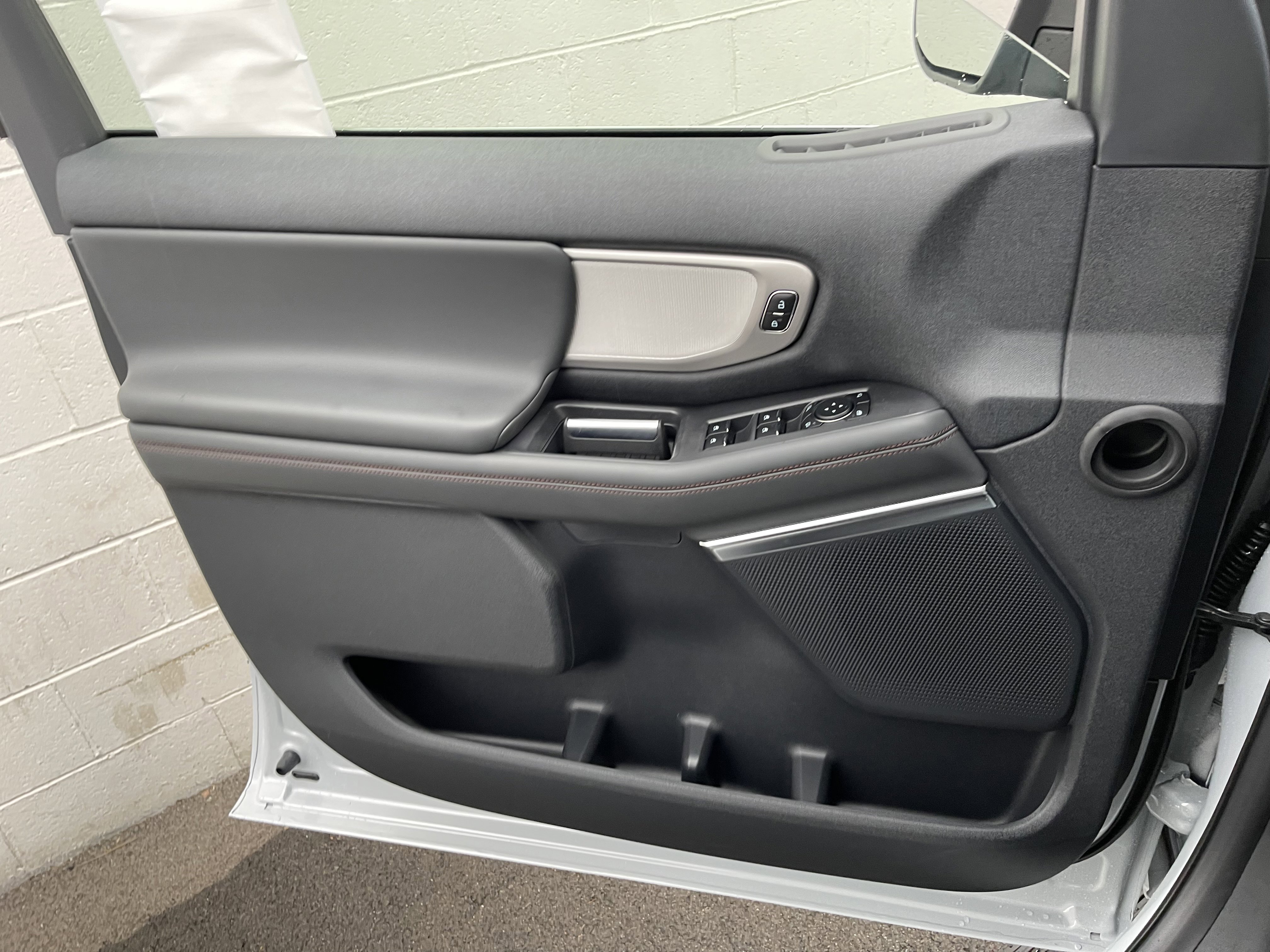New 2025 Ford Expedition Max Active image 21