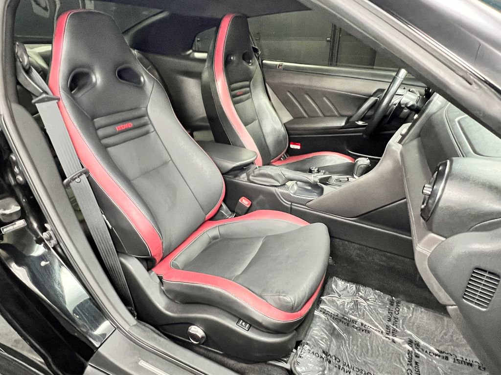 Used 2019 Nissan GT-R Premium w/ Premium Interior Package AWD/4WD image 6