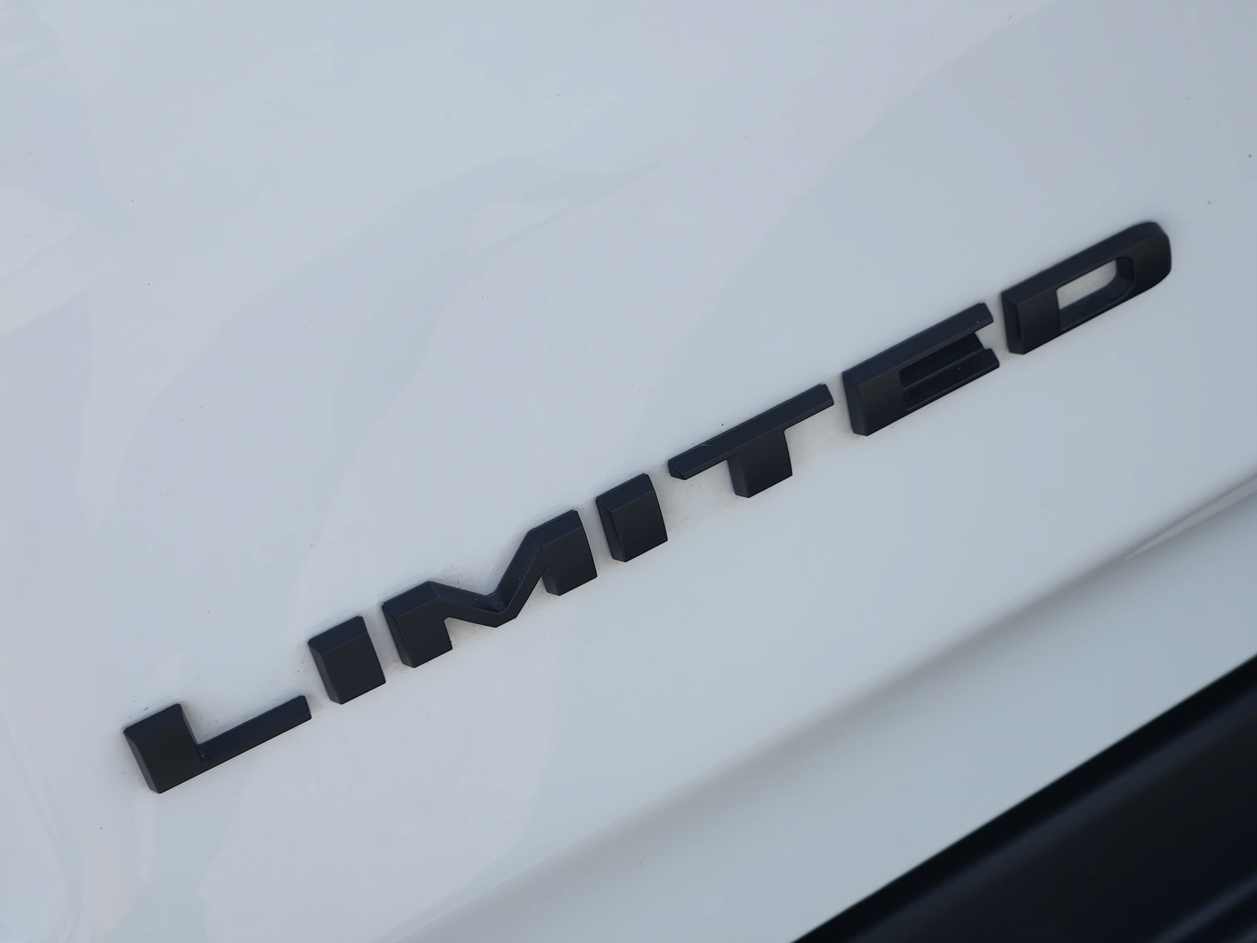 Used 2025 RAM 1500 Limited AWD/4WD image 13