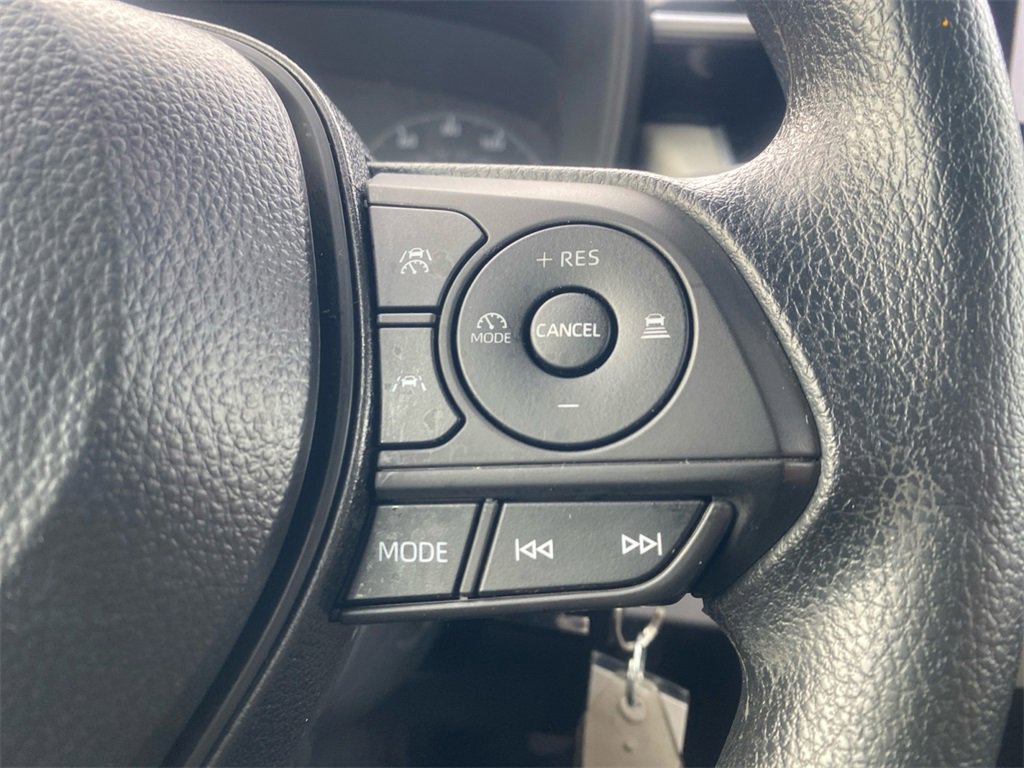 Used 2025 Toyota Corolla LE image 19