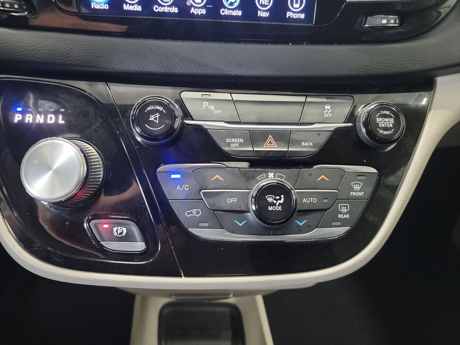 Used 2017 Chrysler Pacifica Touring-L FWD image 21