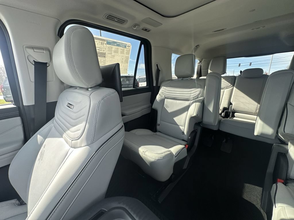 New 2026 Ford Expedition Max Platinum w/ Platinum Ultimate Package AWD/4WD image 12