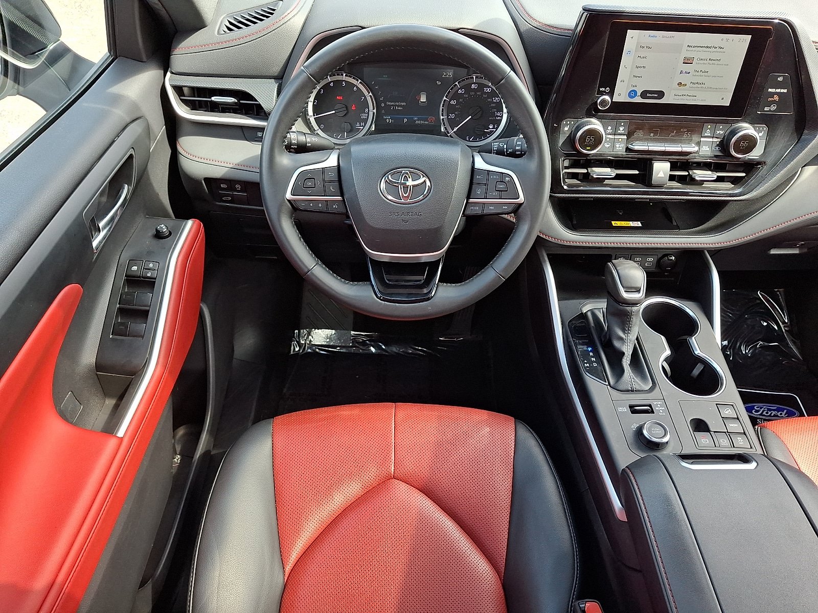 Used 2024 Toyota Highlander XSE AWD/4WD image 12