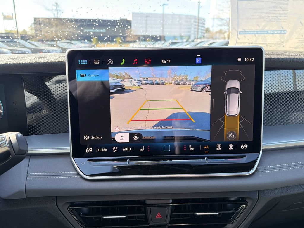 New 2026 Volkswagen Tiguan SE R-Line FWD image 30