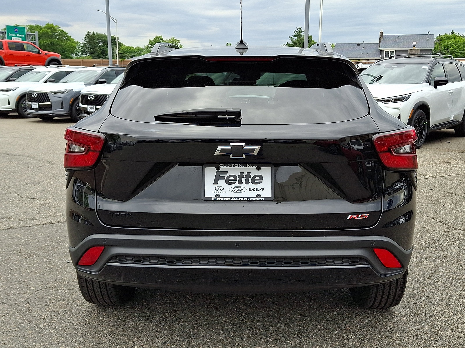 Used 2025 Chevrolet Trax RS w/ Sunroof Package FWD image 5