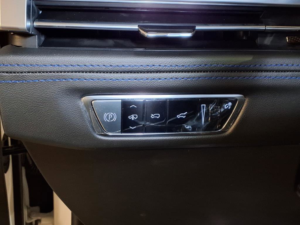 Used 2025 Cadillac Escalade IQ Luxury 1 image 15