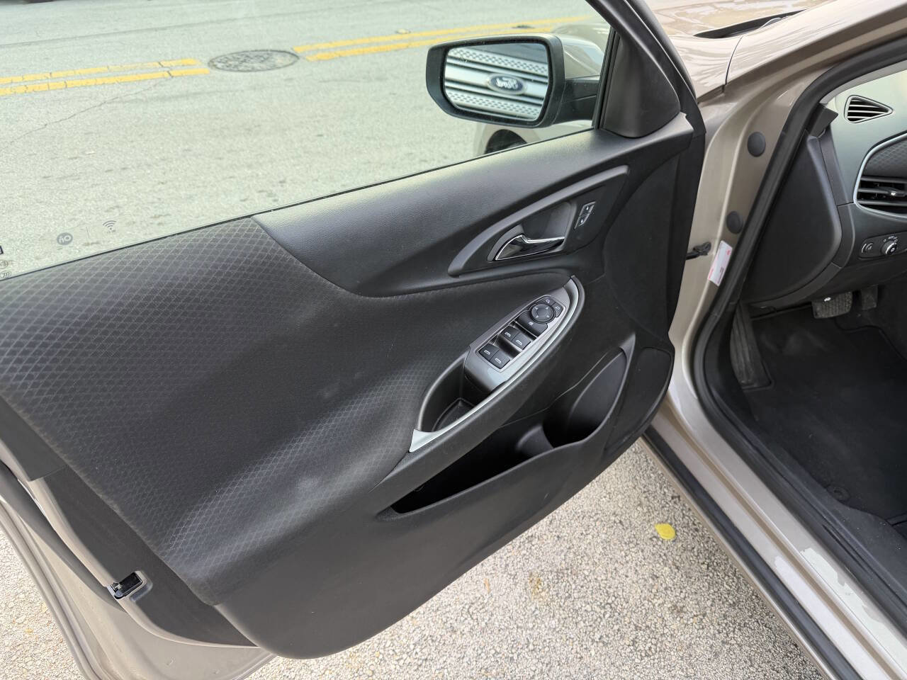 Used 2023 Chevrolet Malibu LT w/ Driver Confidence Package image 9