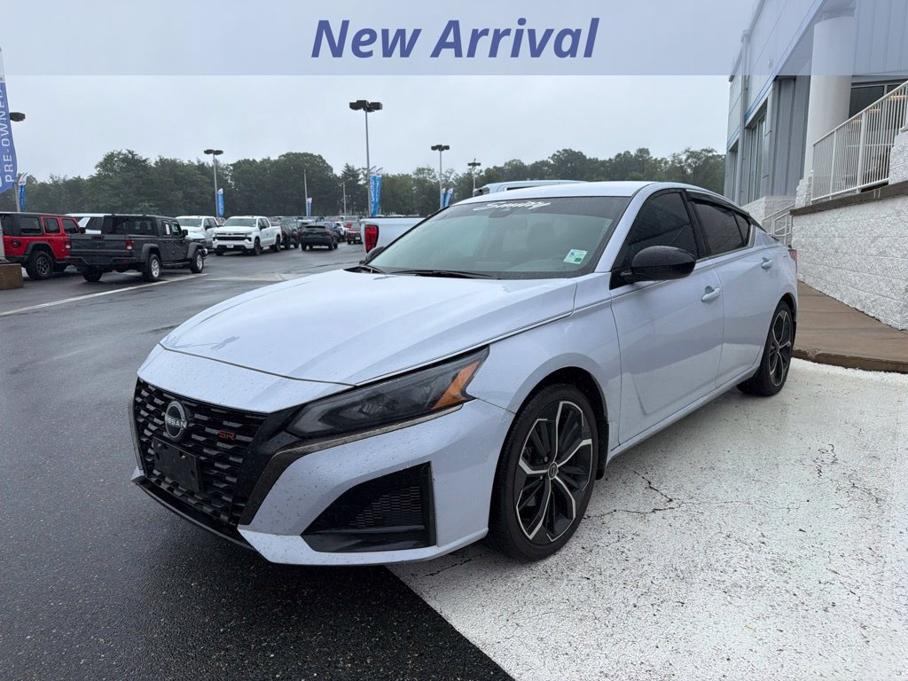 Used 2025 Nissan Altima 2.5 SR FWD image 1